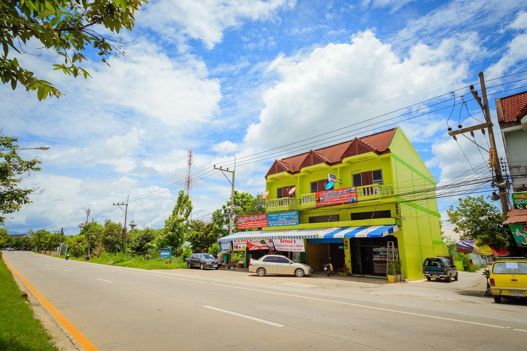 Hotel Malai Place Lampang Exterior foto